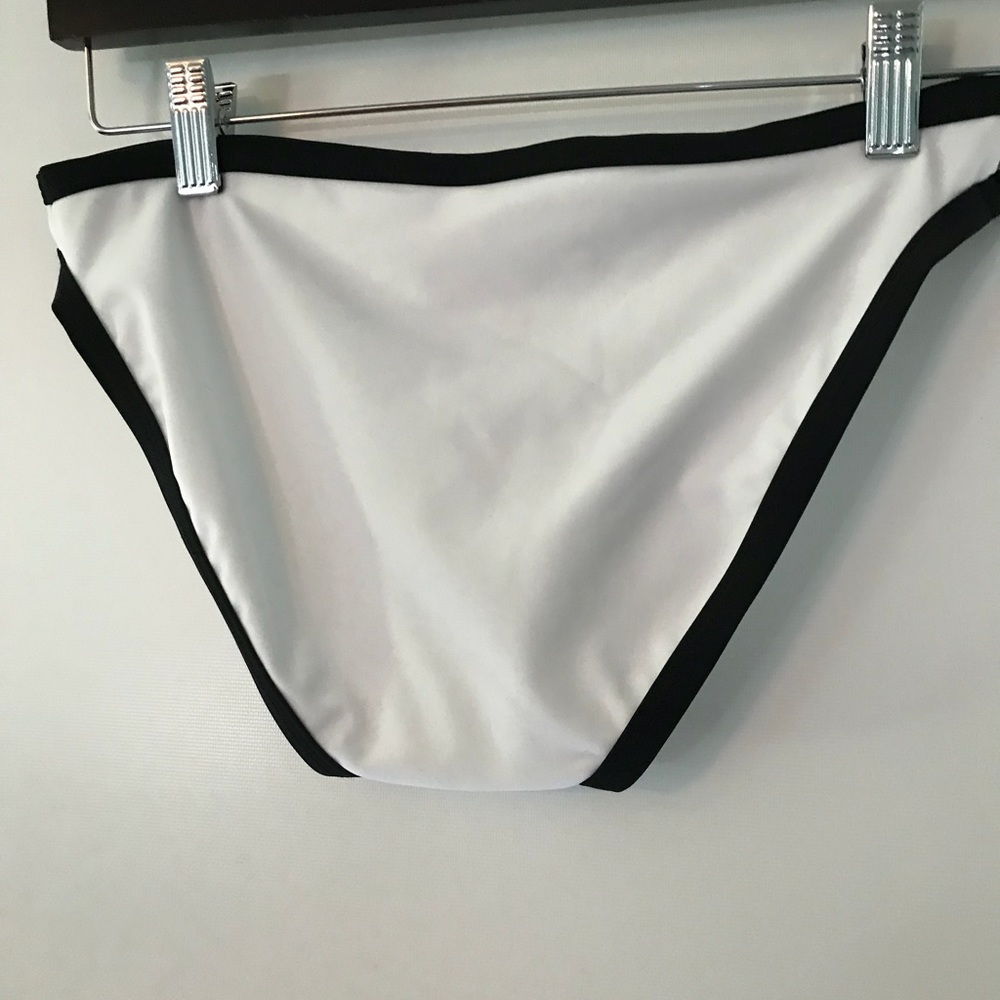 Bikini Bottom - Picture 3 of 3